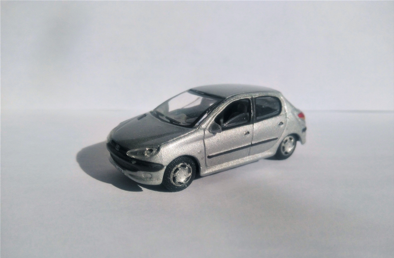 Illustration for article titled French Friday: A 1:72 Peugeot